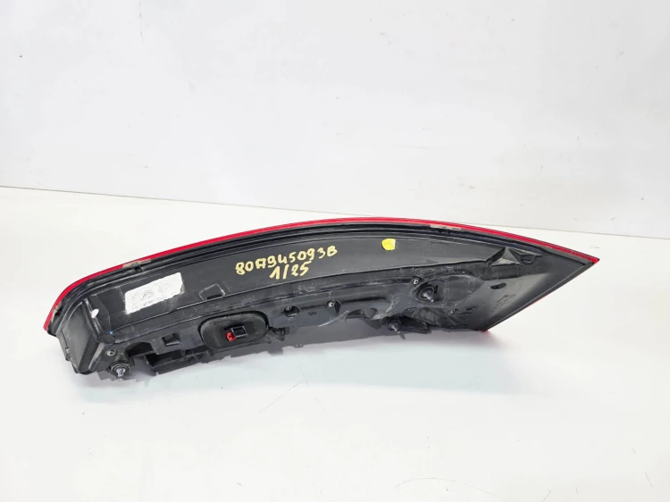 LAMPA LEWY TYŁ W KLAPĘ LED AUDI Q5 FY 80A945093B EUROPA 1/25