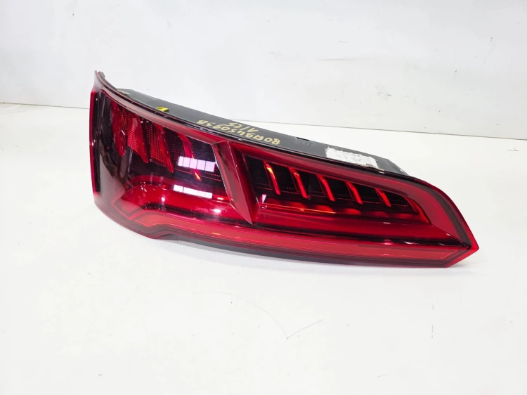 LAMPA LEWY TYŁ W KLAPĘ LED AUDI Q5 FY 80A945093B EUROPA 1/25