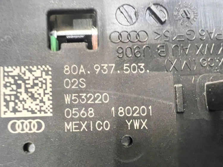 SKRZYNKA BEZPIECZNIKÓW AUDI Q5 FY 80A937503