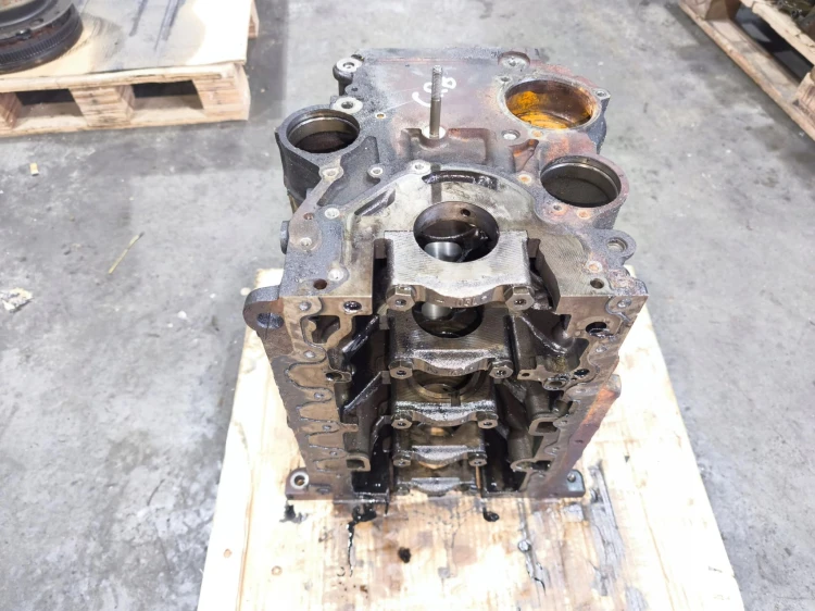 BLOK SILNIKA AUDI A3 8V VOLKSWAGEN SEAT SKODA 2.0 TDI CRB 03N023A