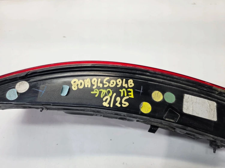 LAMPA PRAWY TYŁ W KLAPĘ LED AUDI Q5 FY 80A945094B EUROPA 2/25