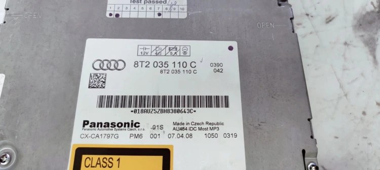 ZMIENIARKA CD AUDI A4 B8 A5 Q5 8T2035110C