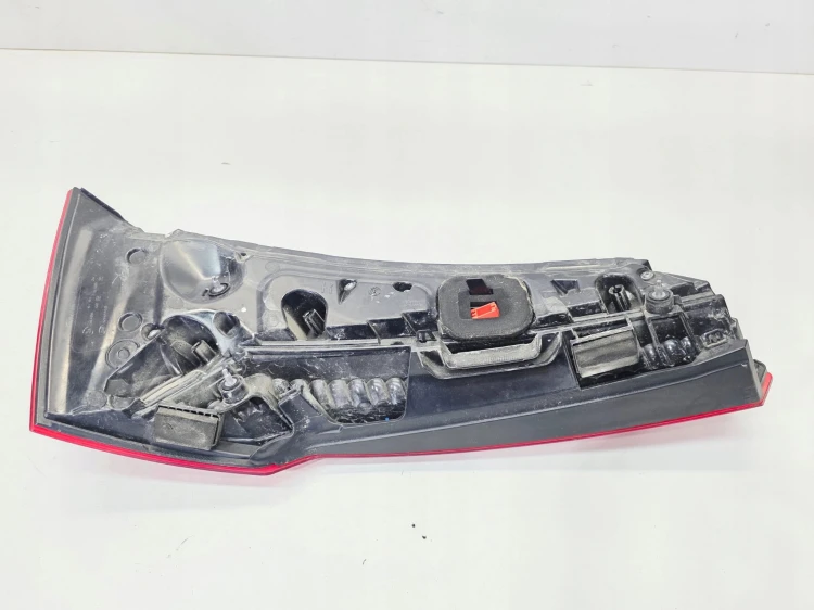 LAMPA PRAWY TYŁ W KLAPĘ LED AUDI Q5 FY 80A945094B EUROPA 2/25