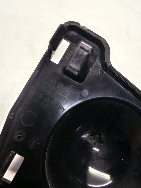 KRATKA ATRAPA ZAŚLEPKA RADARU PRAWA AUDI A4 B9 8W0807820