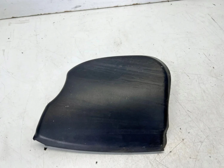 ZAŚLEPKA OSŁONA LAMPY PRAWY TYŁ AUDI Q7 4L 4L0945426