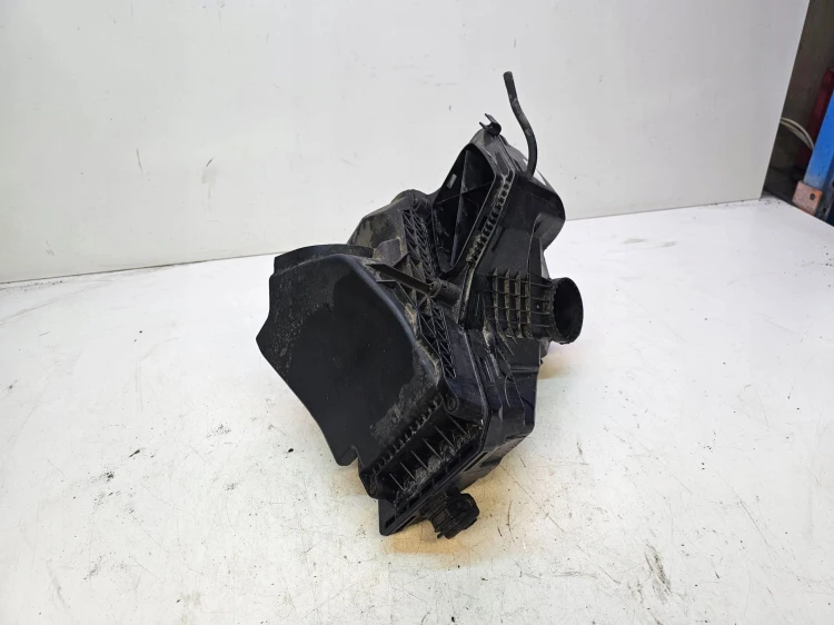 OBUDOWA FILTRA POWIETRZA AUDI A4 B8 A5 8K0133835BH