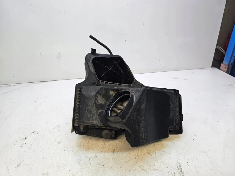 OBUDOWA FILTRA POWIETRZA AUDI A4 B8 A5 8K0133835BH
