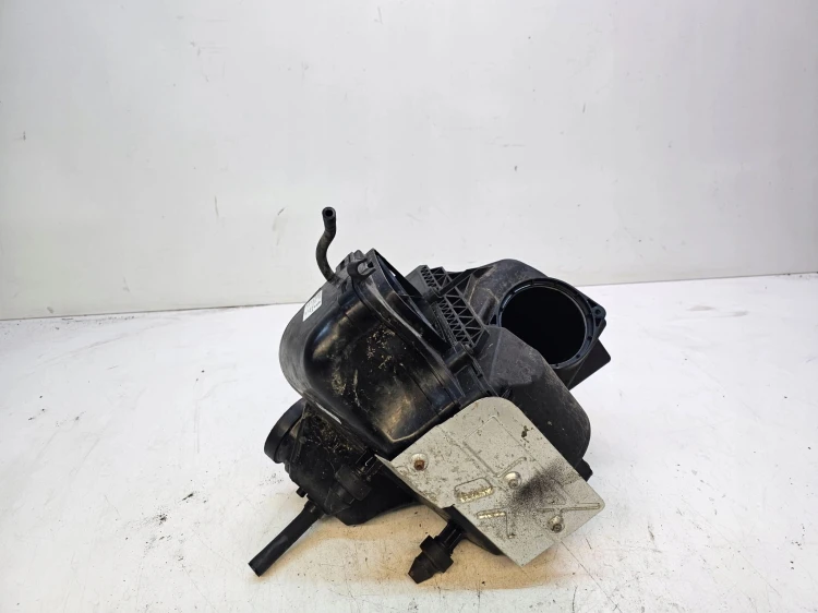 OBUDOWA FILTRA POWIETRZA AUDI A4 B8 A5 8K0133835BH