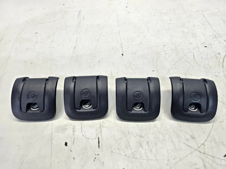 ZAŚLEPKA MOCOWANIA ISOFIX TYŁ AUDI Q5 8R 8R0887233 KOMPLET