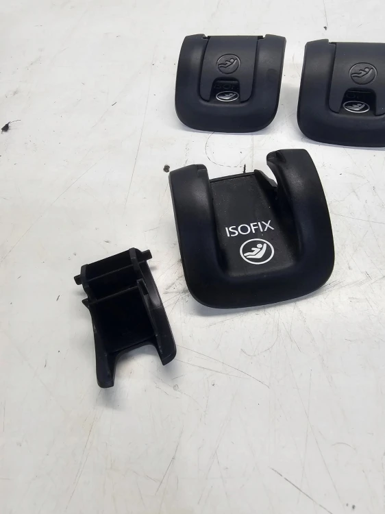 ZAŚLEPKA MOCOWANIA ISOFIX TYŁ AUDI Q5 8R 8R0887233 KOMPLET