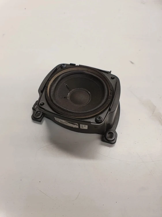 GŁOŚNIK PÓŁKI TYŁ AUDI A8 D3 LIFT BOSE 4E0035411G