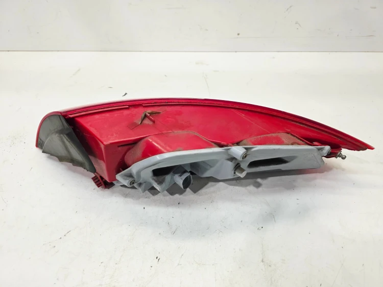 LAMPA LEWY TYŁ AUDI TT 8J 8J0945095B