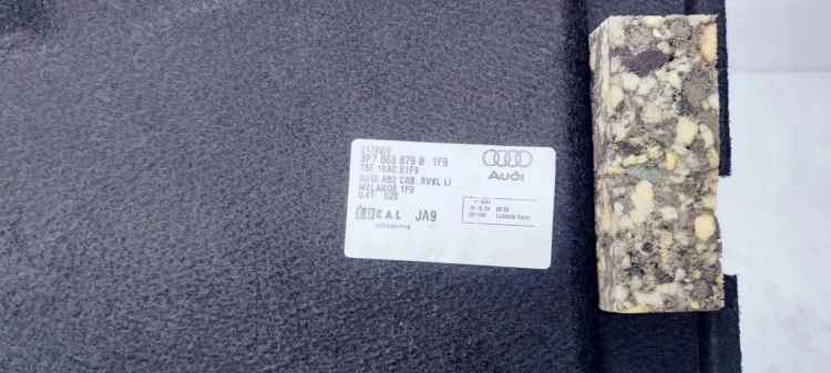 BOCZEK BAGAŻNIKA PRAWY AUDI A3 CABRIO 8P7863879B 1F9