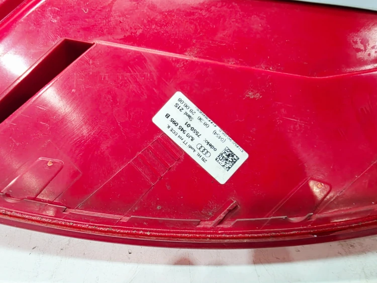 LAMPA LEWY TYŁ AUDI TT 8J 8J0945095B