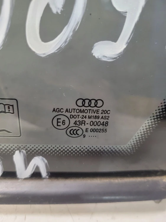 SZYBA KAROSERYJNA AUDI A4 B8 SEDAN CHROM PRAWY TYŁ 2009R
