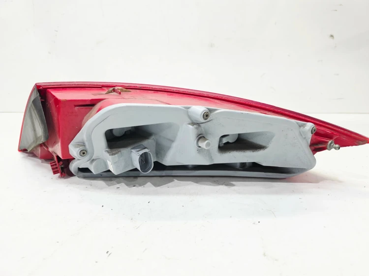 LAMPA LEWY TYŁ AUDI TT 8J 8J0945095B