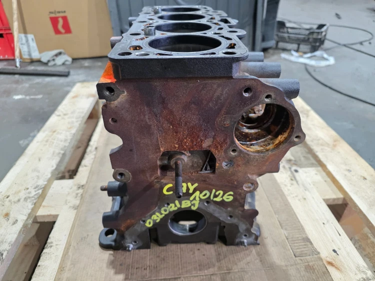 BLOK SILNIKA AUDI VOLKSWAGEN SEAT SKODA 1.6 TDI CAY 03L021BJ 10/26