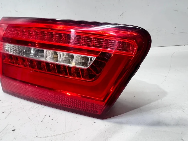 LAMPA LEWY TYŁ W KLAPĘ LED AUDI A6 C7 AVANT 4G9945093B