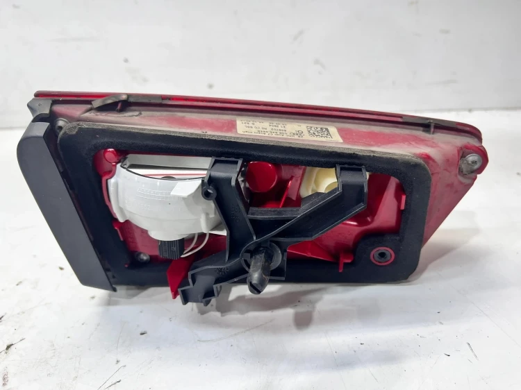 LAMPA PRAWY TYŁ LED W KLAPĘ AUDI A6 C7 AVANT 4G9945094B