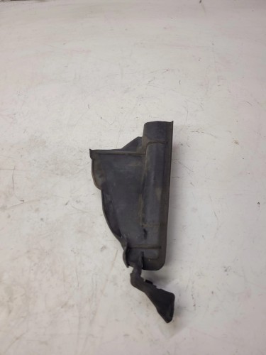 KIEROWNICA POWIETRZA LEWY AUDI A8 D3 059129618G