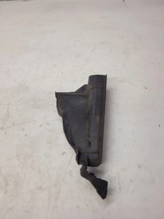 KIEROWNICA POWIETRZA LEWY AUDI A8 D3 059129618G