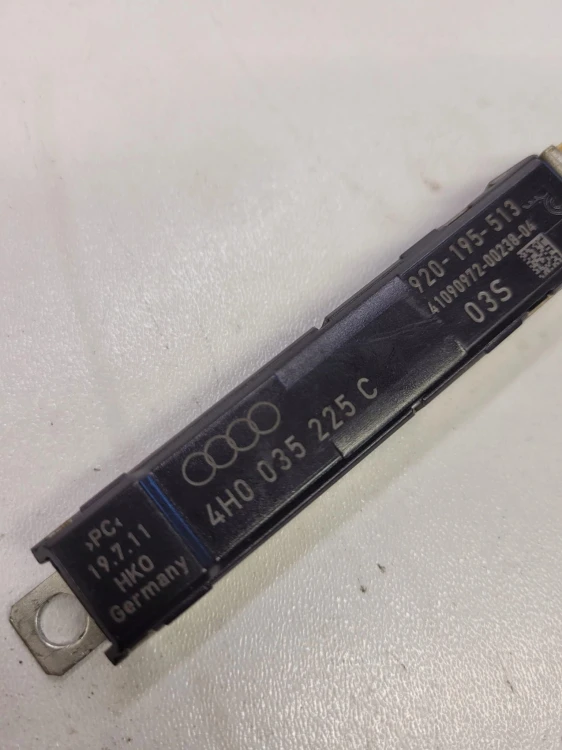 WZMACNIACZ ANTENOWY AUDI A8 D4 4H0035225C