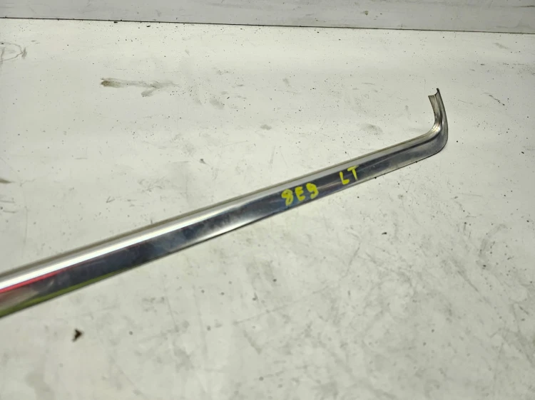 LISTWA KAROSERYJNA CHROM SZYBY LEWY TYŁ AUDI A4 B7 AVANT 8E9853345C