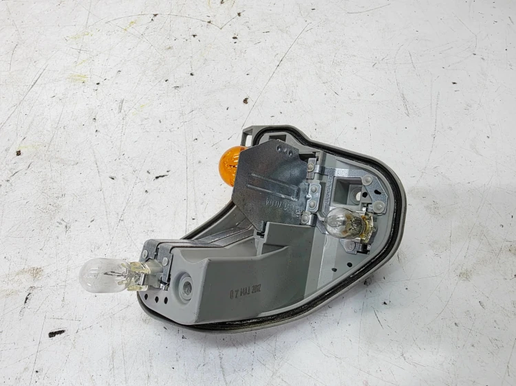 WKŁAD LAMPY LEWY TYŁ W BŁOTNIK AUDI A4 B8 AVANT 21972102/04