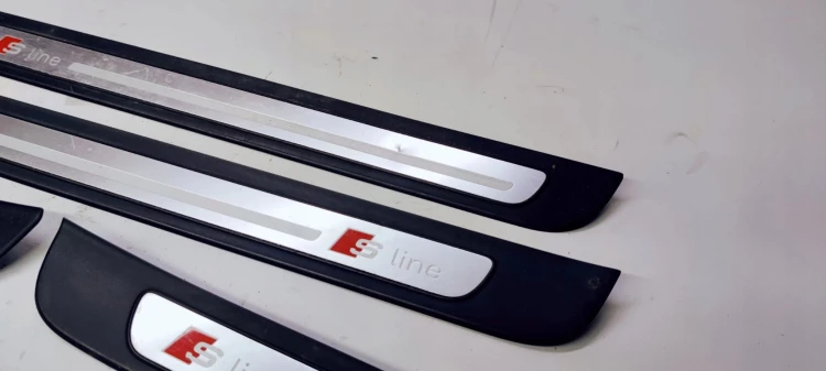LISTWA LISTWY PROGOWE S LINE AUDI A7 4G8 ORYGINAŁ