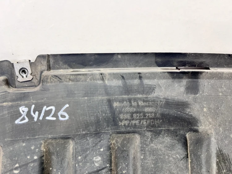 OSŁONA PŁYTA DOLNA ZDERZAKA AUDI Q4 SPORTBACK E-TRON 89E825213A 84/26