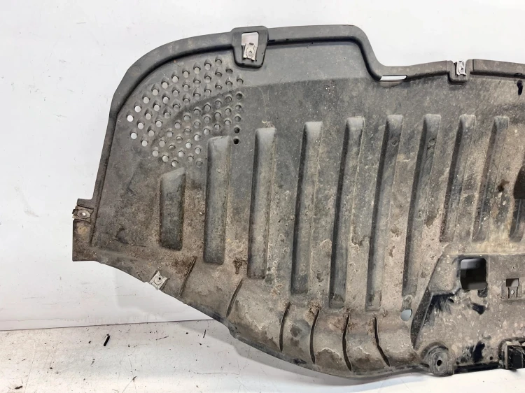 OSŁONA PŁYTA DOLNA ZDERZAKA AUDI Q4 SPORTBACK E-TRON 89E825213A 84/26