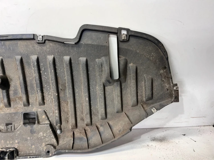 OSŁONA PŁYTA DOLNA ZDERZAKA AUDI Q4 SPORTBACK E-TRON 89E825213A 84/26