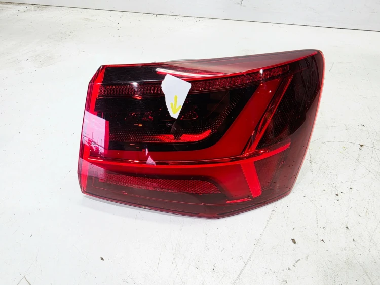 LAMPA PRAWY TYŁ W BŁOTNIK AUDI A6 C7 LIFT 4G9945096F MATRIX