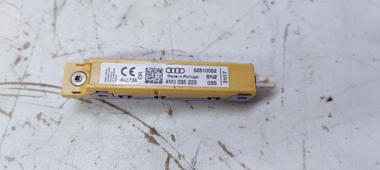 WZMACNIACZ ANTENOWY AUDI Q7 4M 4M0035225