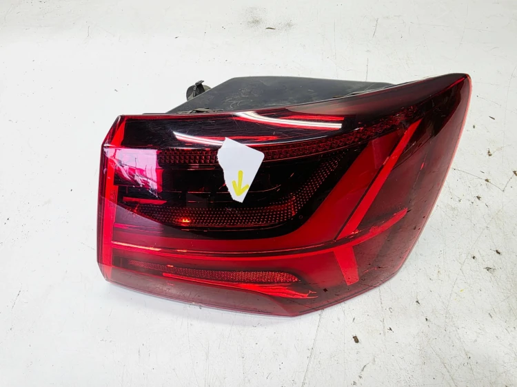LAMPA PRAWY TYŁ W BŁOTNIK AUDI A6 C7 LIFT 4G9945096F MATRIX