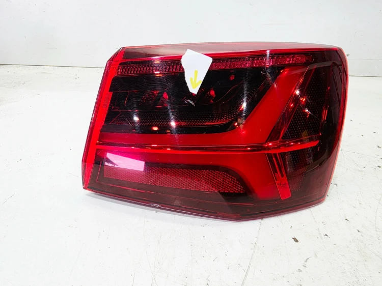 LAMPA PRAWY TYŁ W BŁOTNIK AUDI A6 C7 LIFT 4G9945096F MATRIX