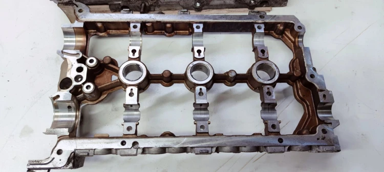 GŁOWICA PRAWA AUDI A4 A5 A6 A7 3.0 TFSI 06E103404K