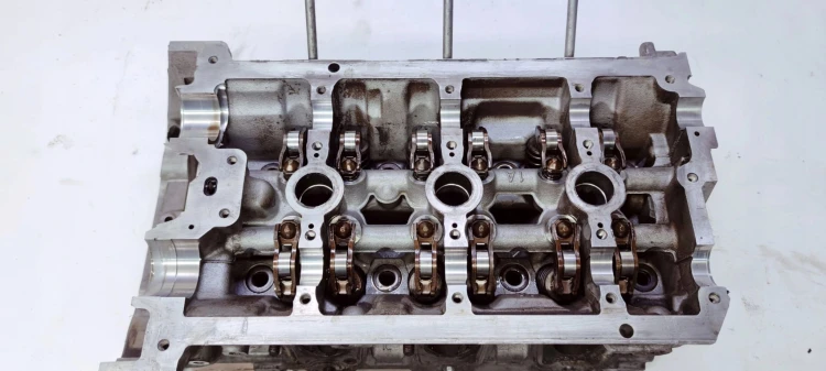 GŁOWICA PRAWA AUDI A4 A5 A6 A7 3.0 TFSI 06E103404K