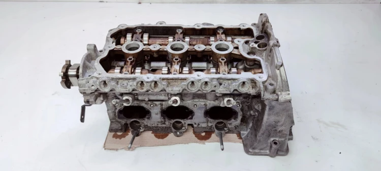 GŁOWICA PRAWA AUDI A4 A5 A6 A7 3.0 TFSI 06E103404K