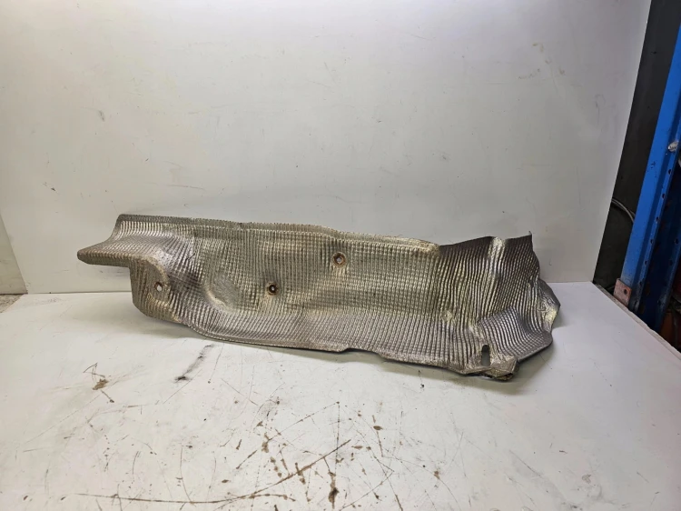 OSŁONA TERMICZNA WYGŁUSZENIE AUDI Q7 4L 7L6825661B