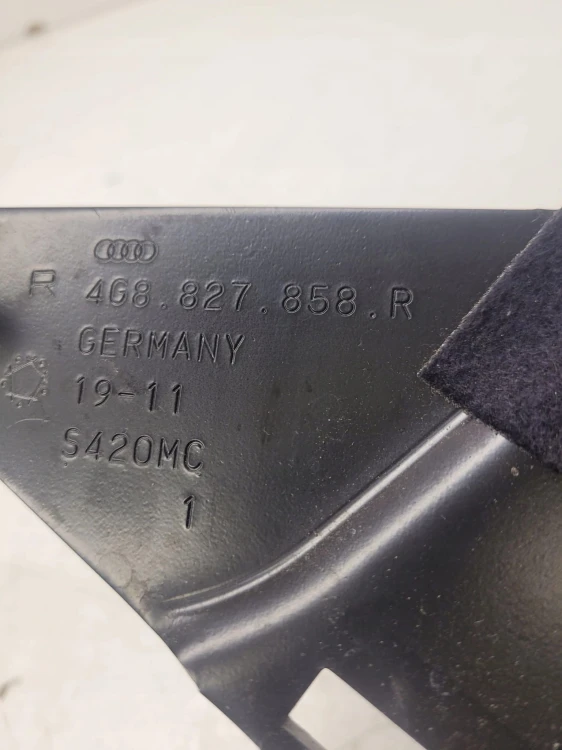 SIŁOWNIK ZAWIAS KLAPY PRAWY TYŁ AUDI A7 4G8827858R
