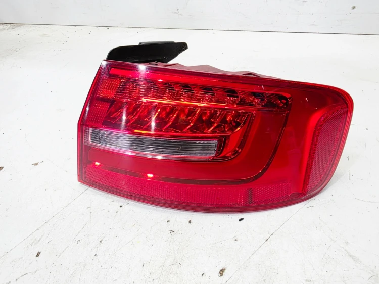 LAMPA LED PRAWY TYŁ W BŁOTNIK AUDI A4 B8 LIFT 8K5945096AC