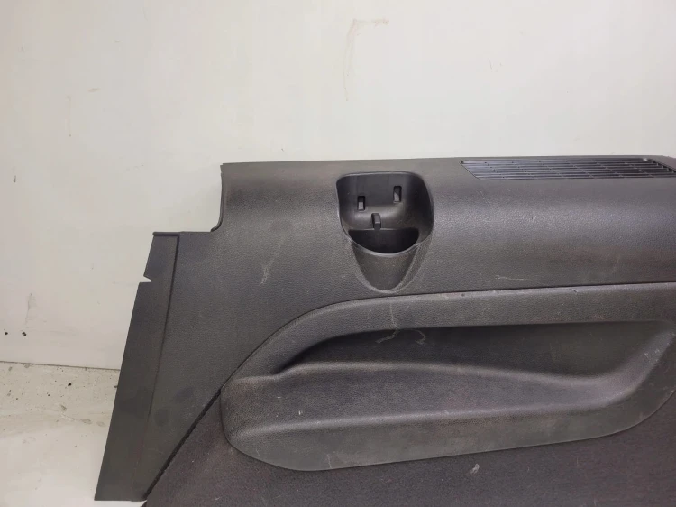 BOCZEK BAGAŻNIKA PRAWY AUDI Q7 4L 4L0863880AA