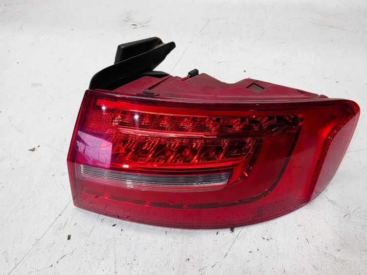 LAMPA LED PRAWY TYŁ W BŁOTNIK AUDI A4 B8 LIFT 8K5945096AC