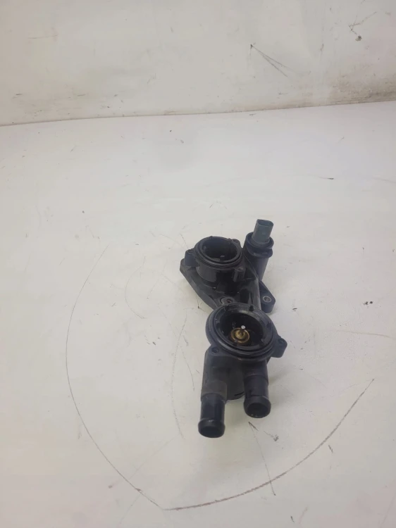 POMPA WODY TERMOSTAT AUDI VW 1.4 TFSI 03C121111T