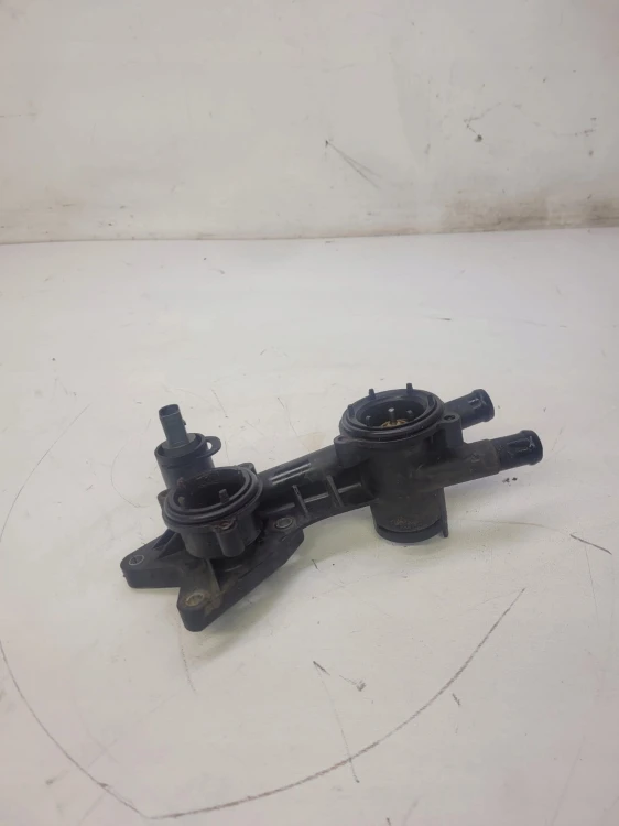 POMPA WODY TERMOSTAT AUDI VW 1.4 TFSI 03C121111T