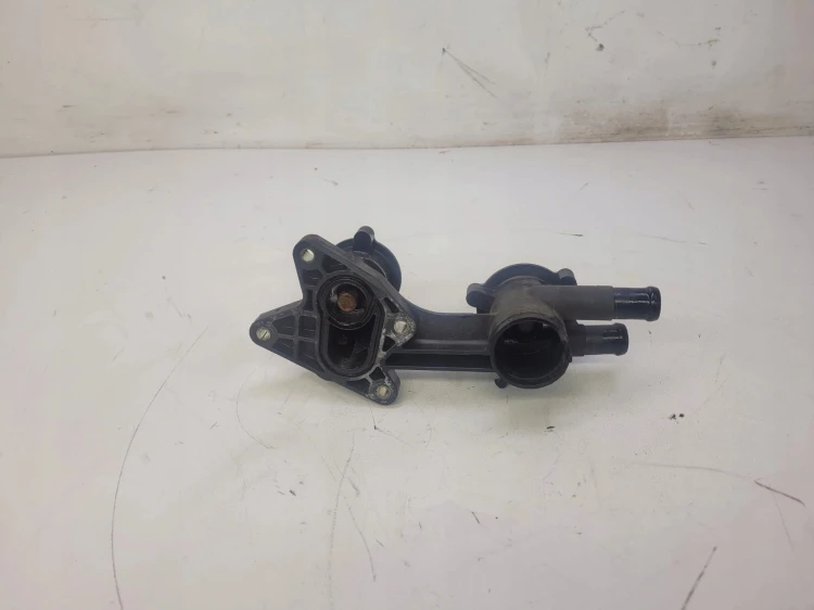 POMPA WODY TERMOSTAT AUDI VW 1.4 TFSI 03C121111T