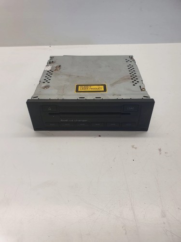 ZMIENIARKA PŁYT CD AUDI A3 A4 B7 A6 C6 8E0035111C
