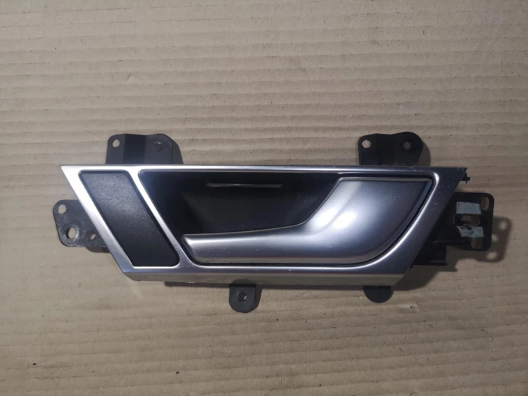 KLAMKA WEWNĘTRZNA PRAWY TYŁ AUDI A6 C6 4F0839020
