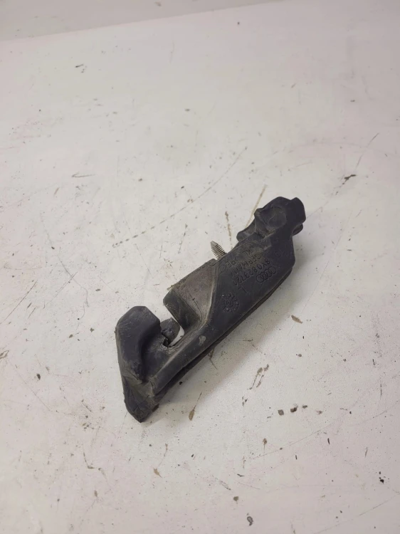 PIANKA WYGŁUSZENIE BŁOTNIKA AUDI A1 8X 8X0823721